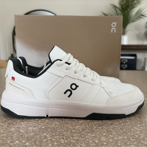 NIB On Cloud The Roger Clubhouse Sneakers Shoes Evergreen / White Women’s US 9.5 - Picture 2 of 7